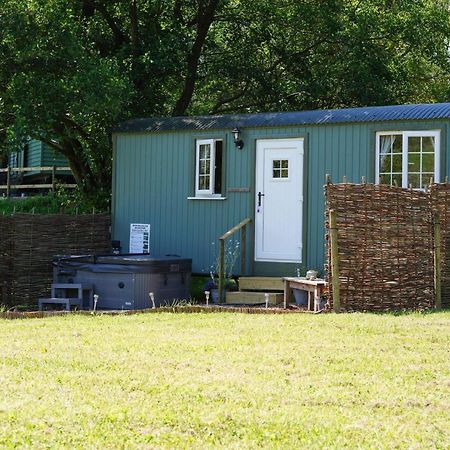The Laburnum Retreat Shepherd Hut Private Hot Tub Upper Hulme Екстериор снимка