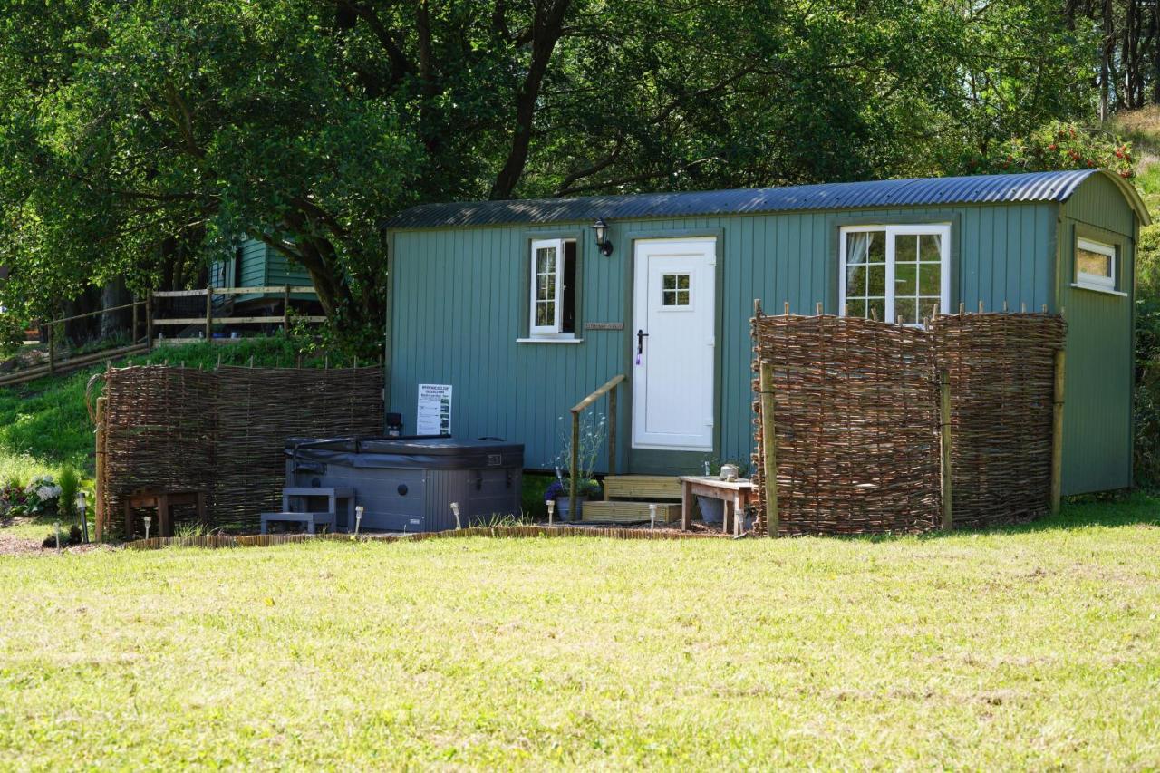 The Laburnum Retreat Shepherd Hut Private Hot Tub Upper Hulme Екстериор снимка